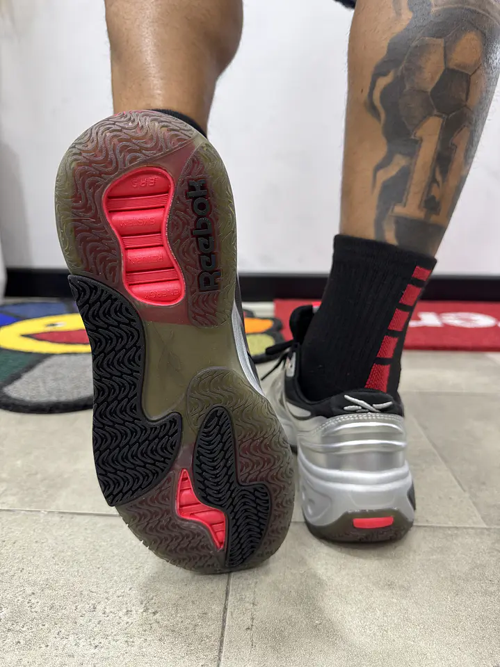 Reebok ENGINE A Gris Plata  4