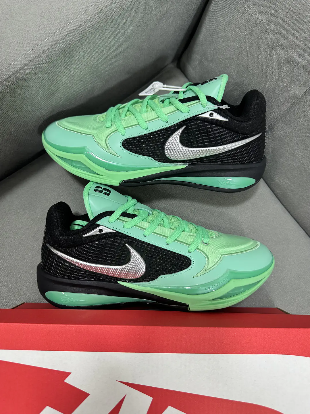 Nike Sabrina 4 Limeligh Glow  1
