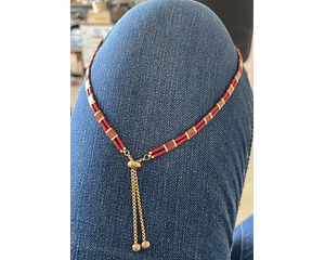 Collar Tila jaspeado, rojo y dorado