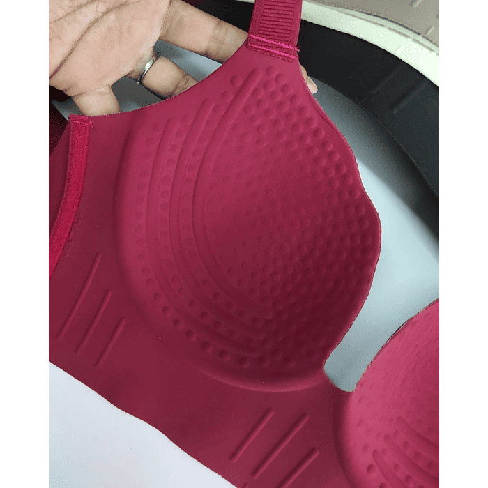 Sostén invisible Premium care  4