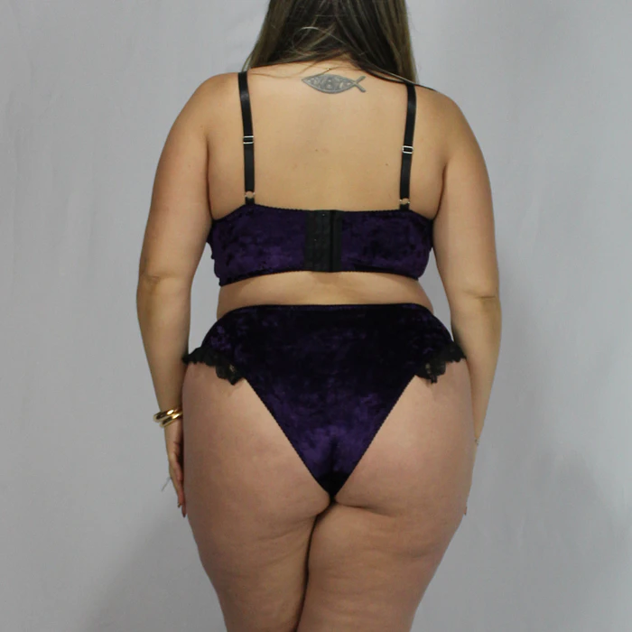 Conjunto terciopelo morado  2