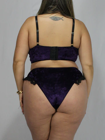 Conjunto terciopelo morado 