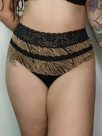 Pantaleta brillo dorada edición limitada 