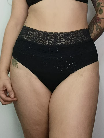 Pantaleta negra brillos
