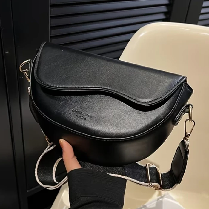 Cartera negra minimalista 