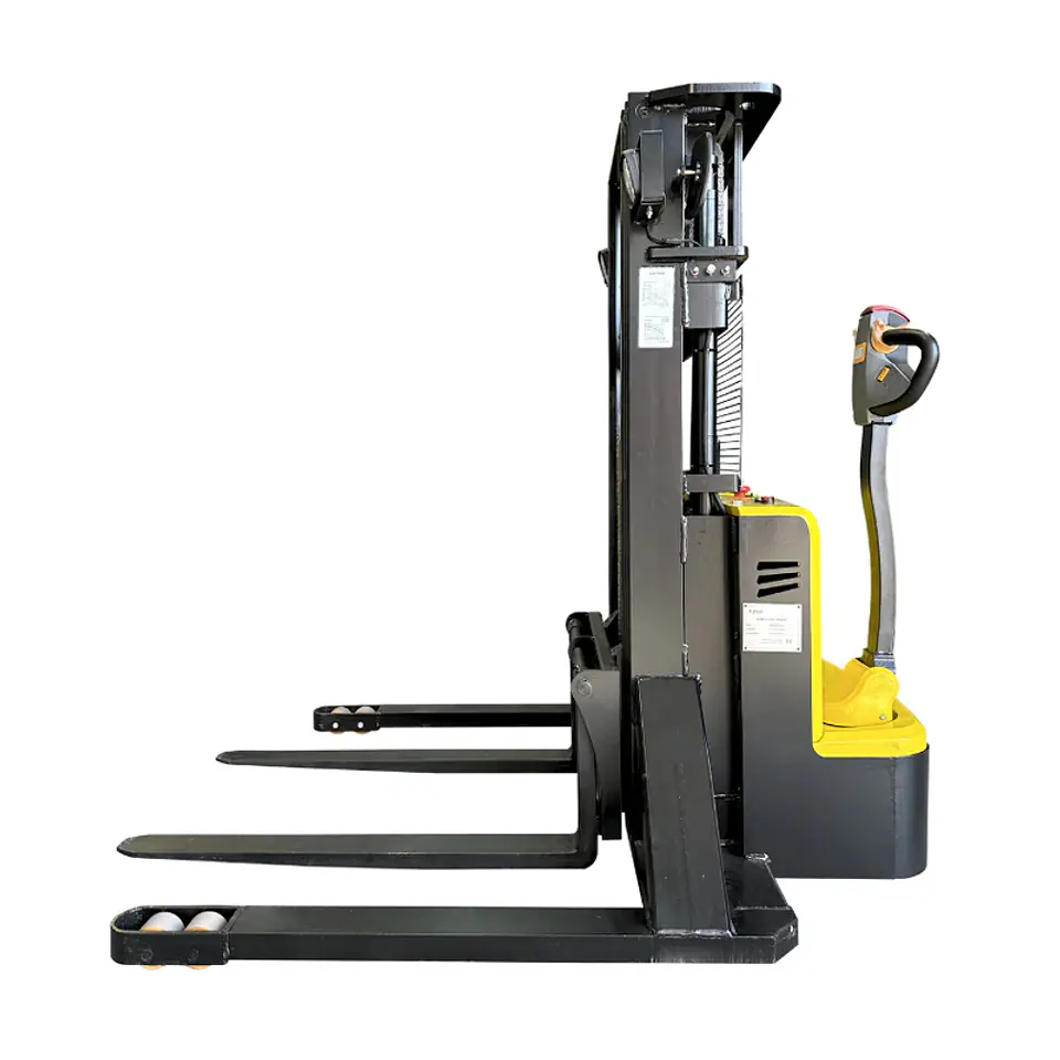 Apilador Compacto Full Eléctrico 1500 kg / 3.5m RHER – Base Ancha (Perfil Bajo) 2