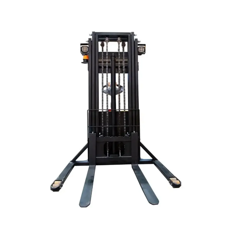 Apilador Full Eléctrico 1500 kg / 4.5m RHER 🇩🇪 – Hombre a Bordo (Mástil Triplex) 2