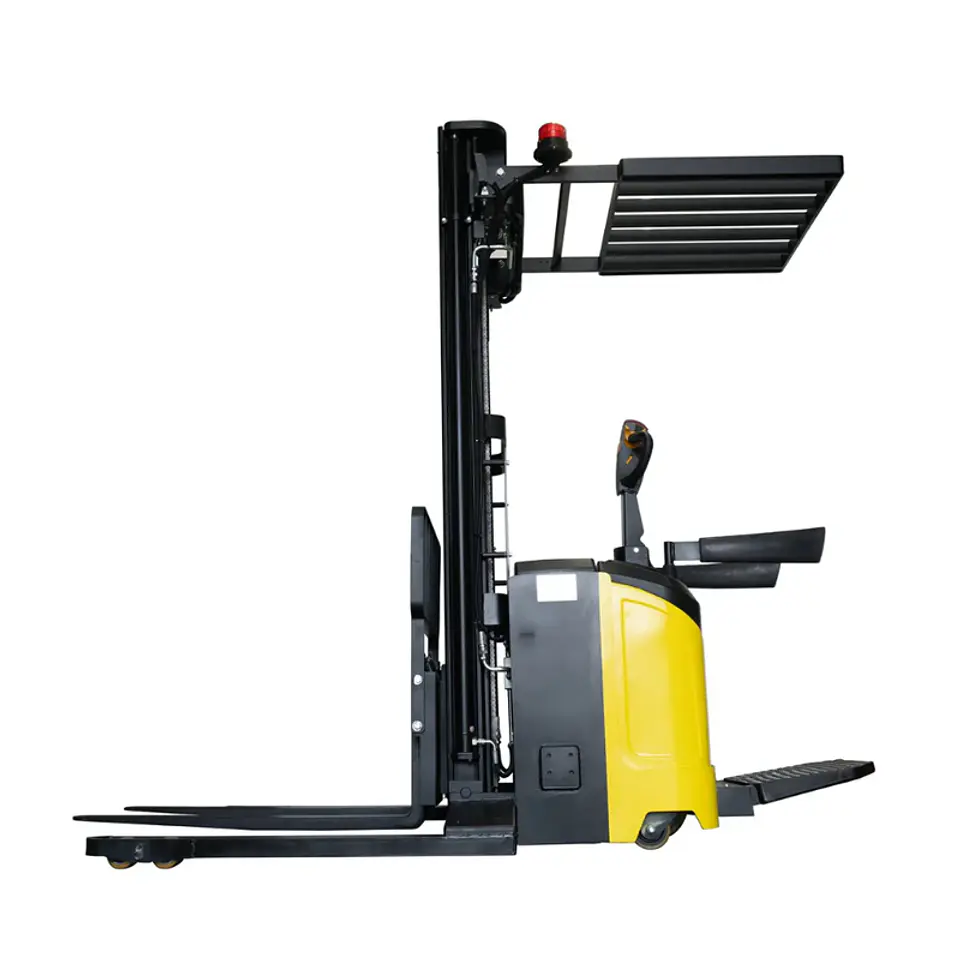 Apilador Full Eléctrico 2000 kg / 5.5m RHER 🇩🇪 – Hombre a Bordo (Base Ancha y Mástil Triplex) 2