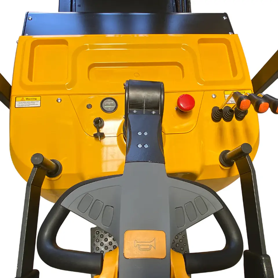 Apilador REACH Full Eléctrico 2000 kg / 6.0m RHER 🇩🇪 – Hombre a Bordo (Mástil Triplex Free Lift) 5