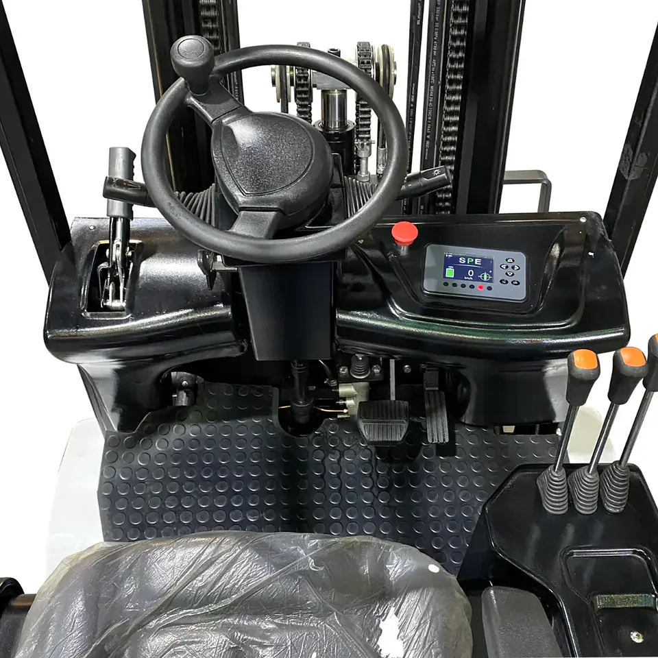 Grúa Horquilla Eléctrica 1.5 ton / 4.5m RHER 🇩🇪 – Mástil Triplex con Free Lift 4