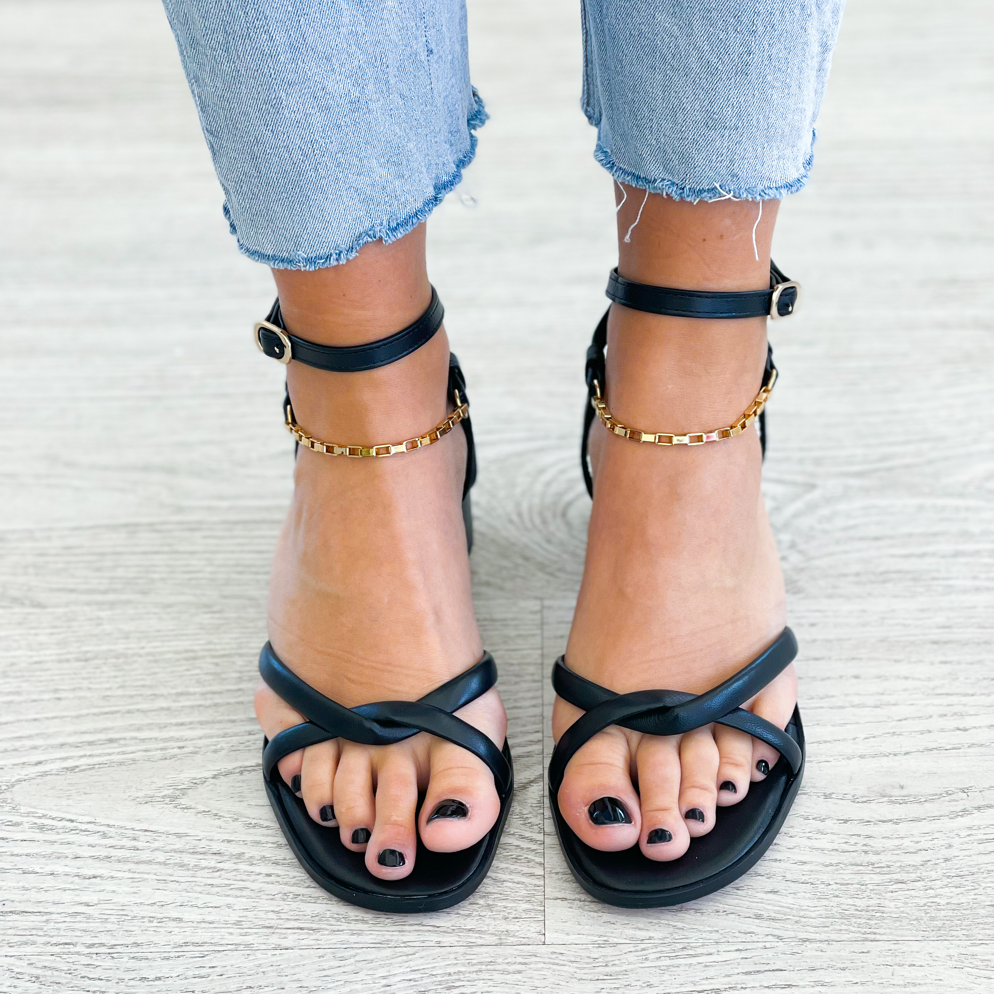 Kyra sandal  1