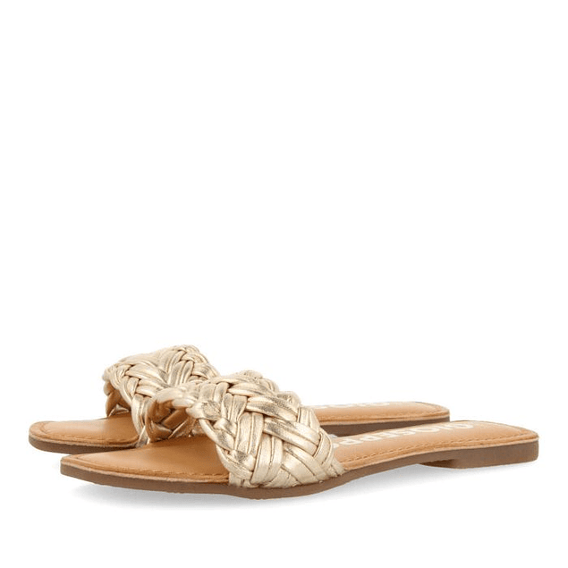 Chacrise sandal