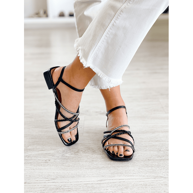 Loren Sandal