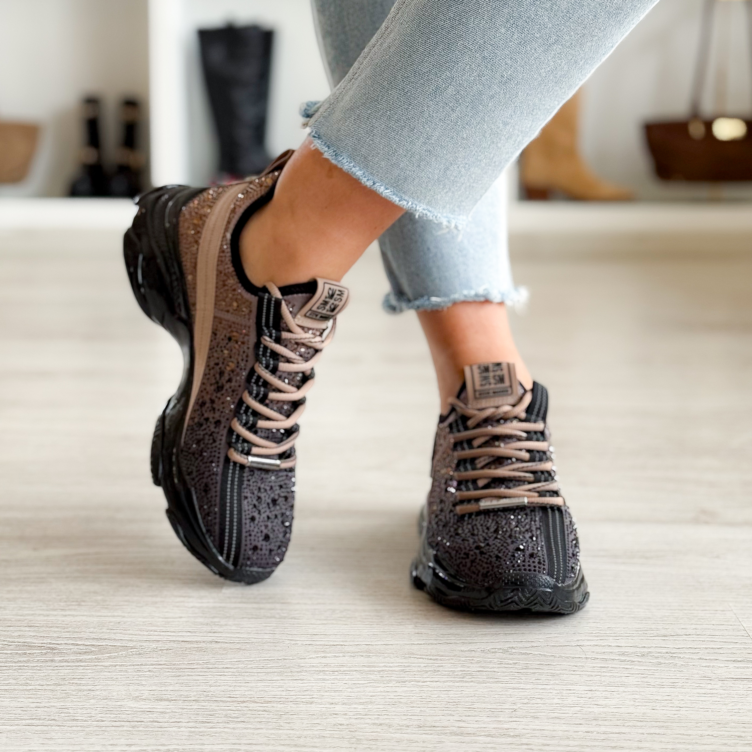 Mistica Bronze Gold / Black Sneaker 2