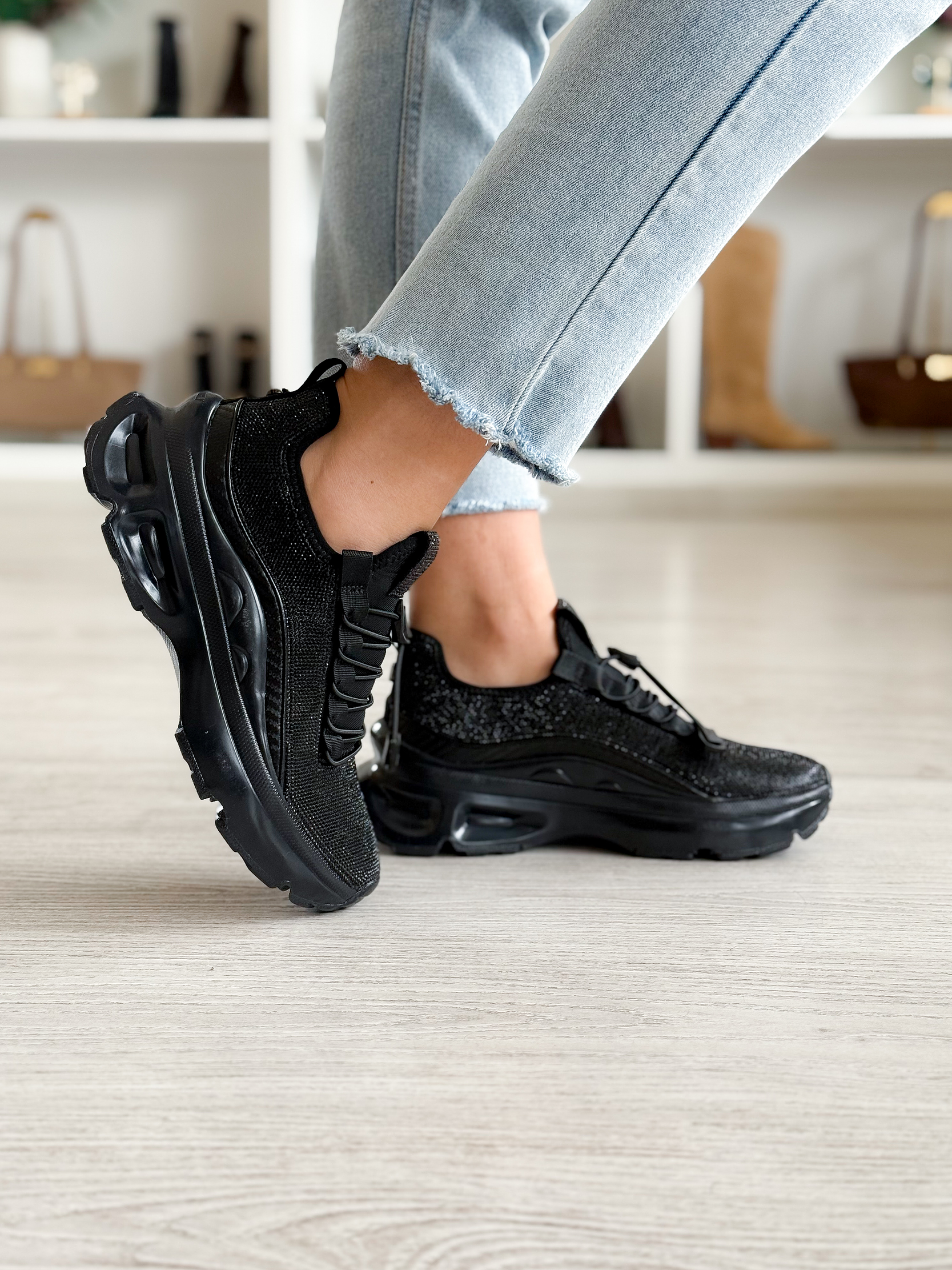 Fabuluxe Black/black Sneaker 1