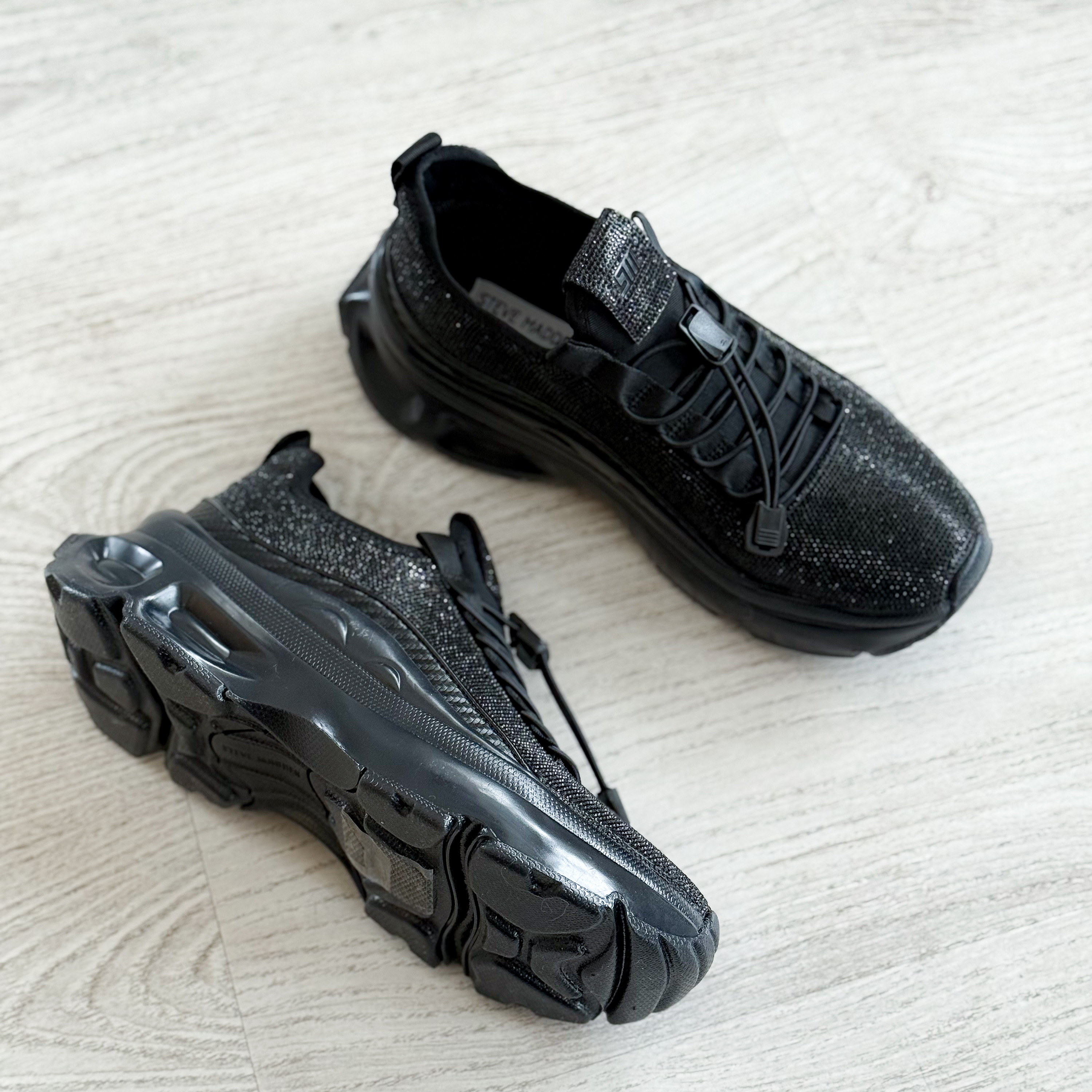 Fabuluxe Black/black Sneaker 6