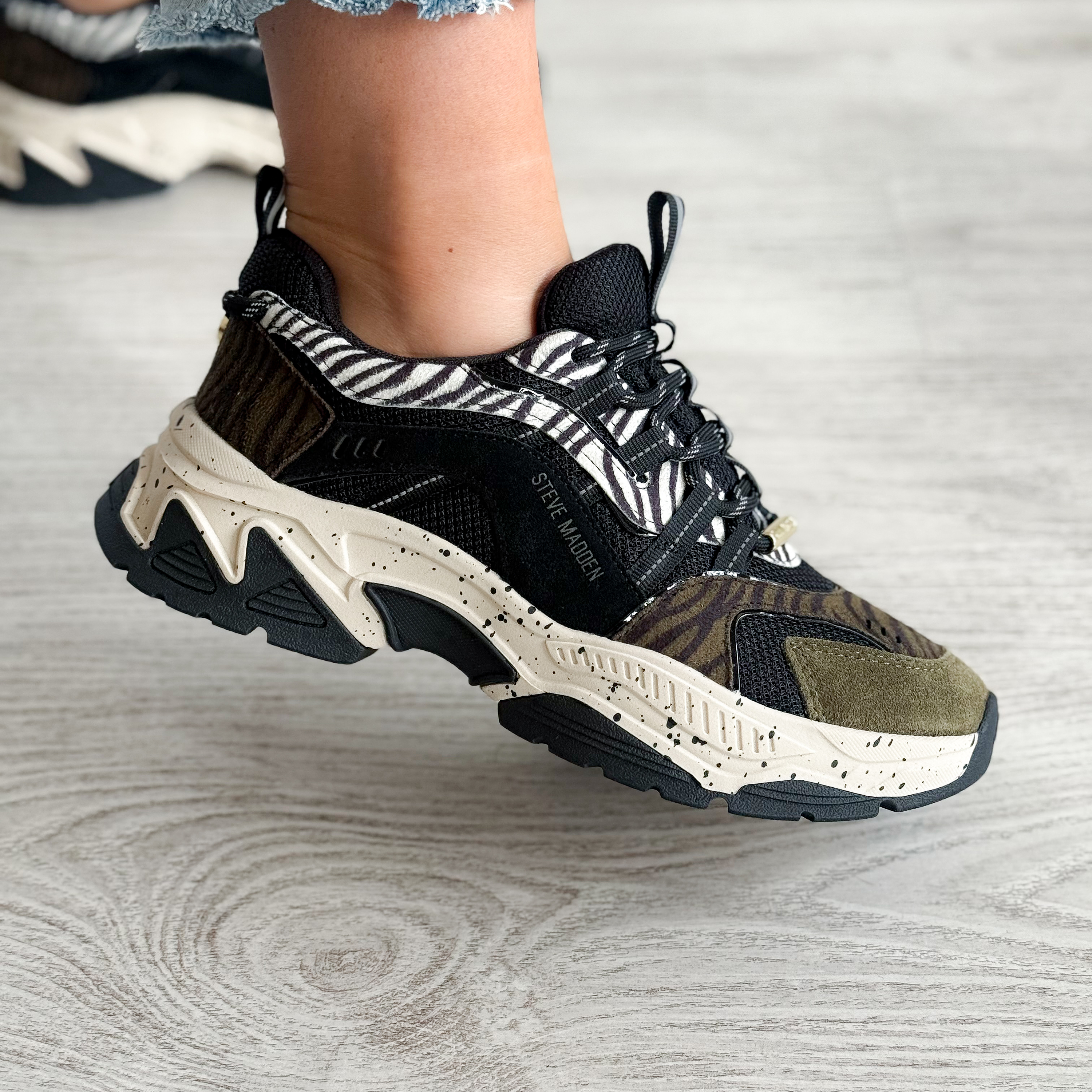 Animates-le Olive Zebra Sneaker 2