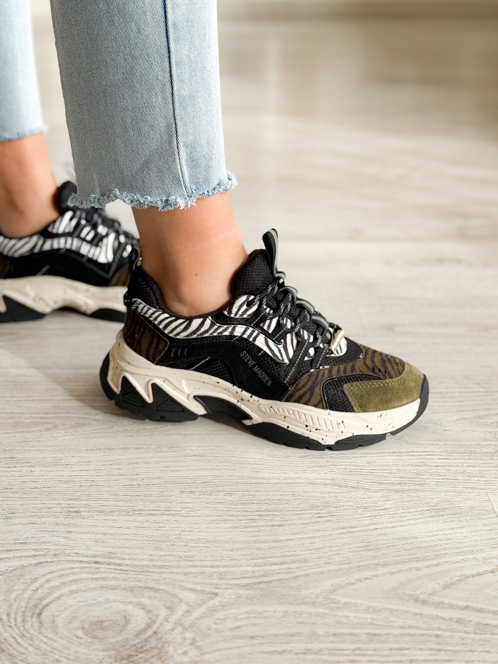 Animates-le Olive Zebra Sneaker 3