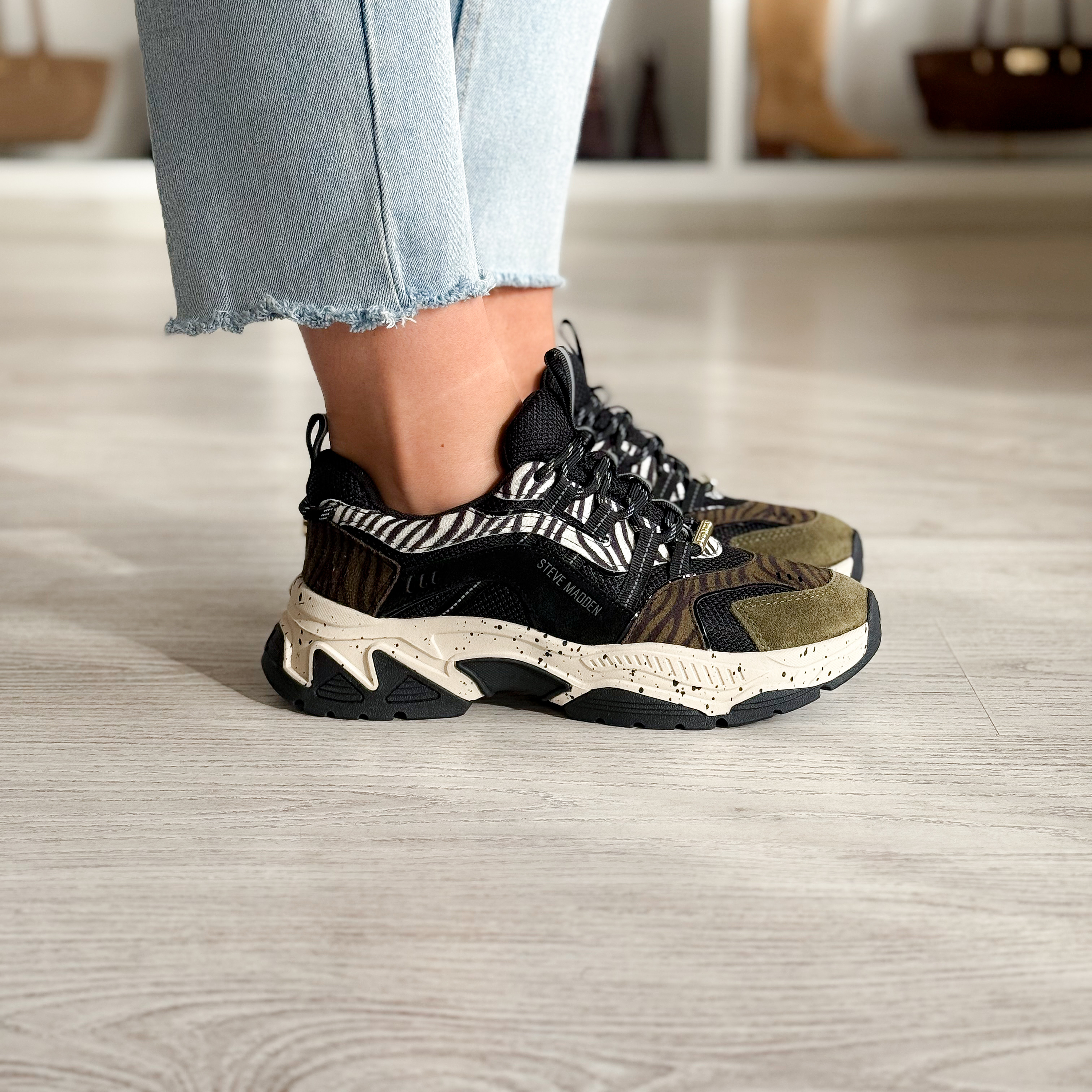 Animates-le Olive Zebra Sneaker 4