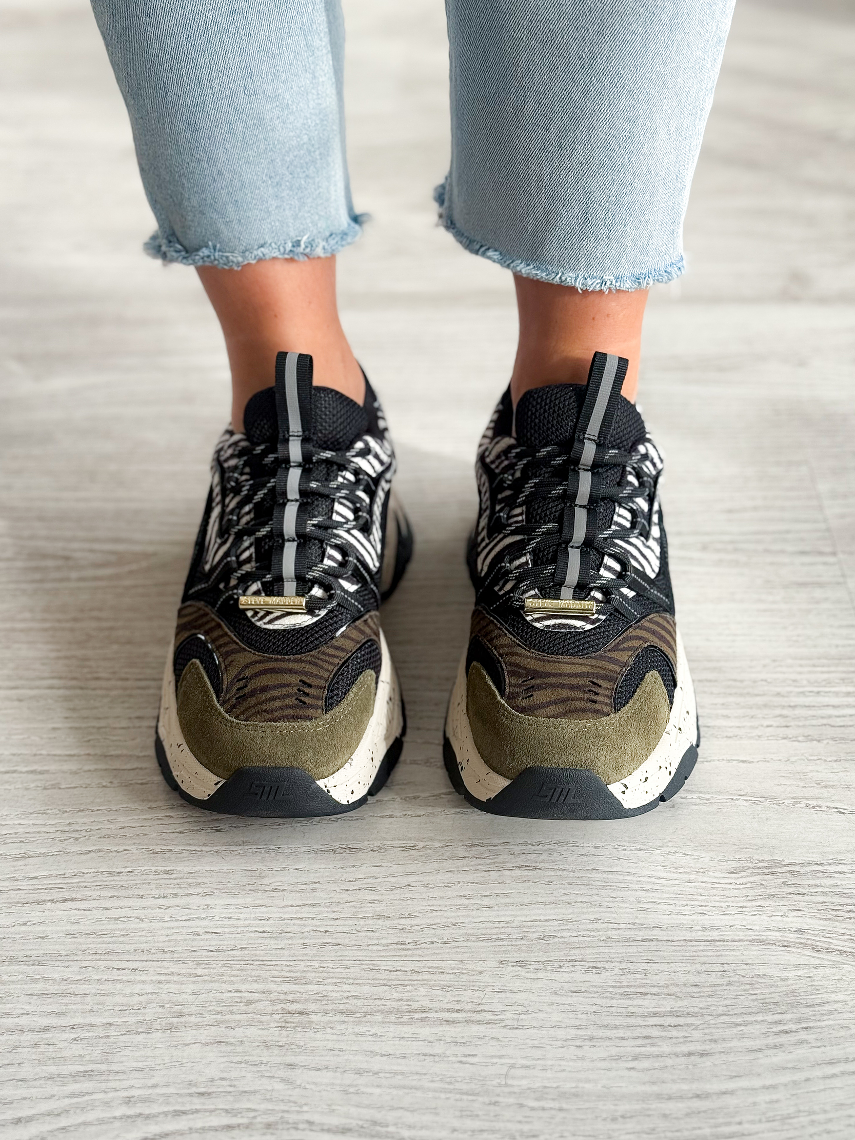 Animates-le Olive Zebra Sneaker 5