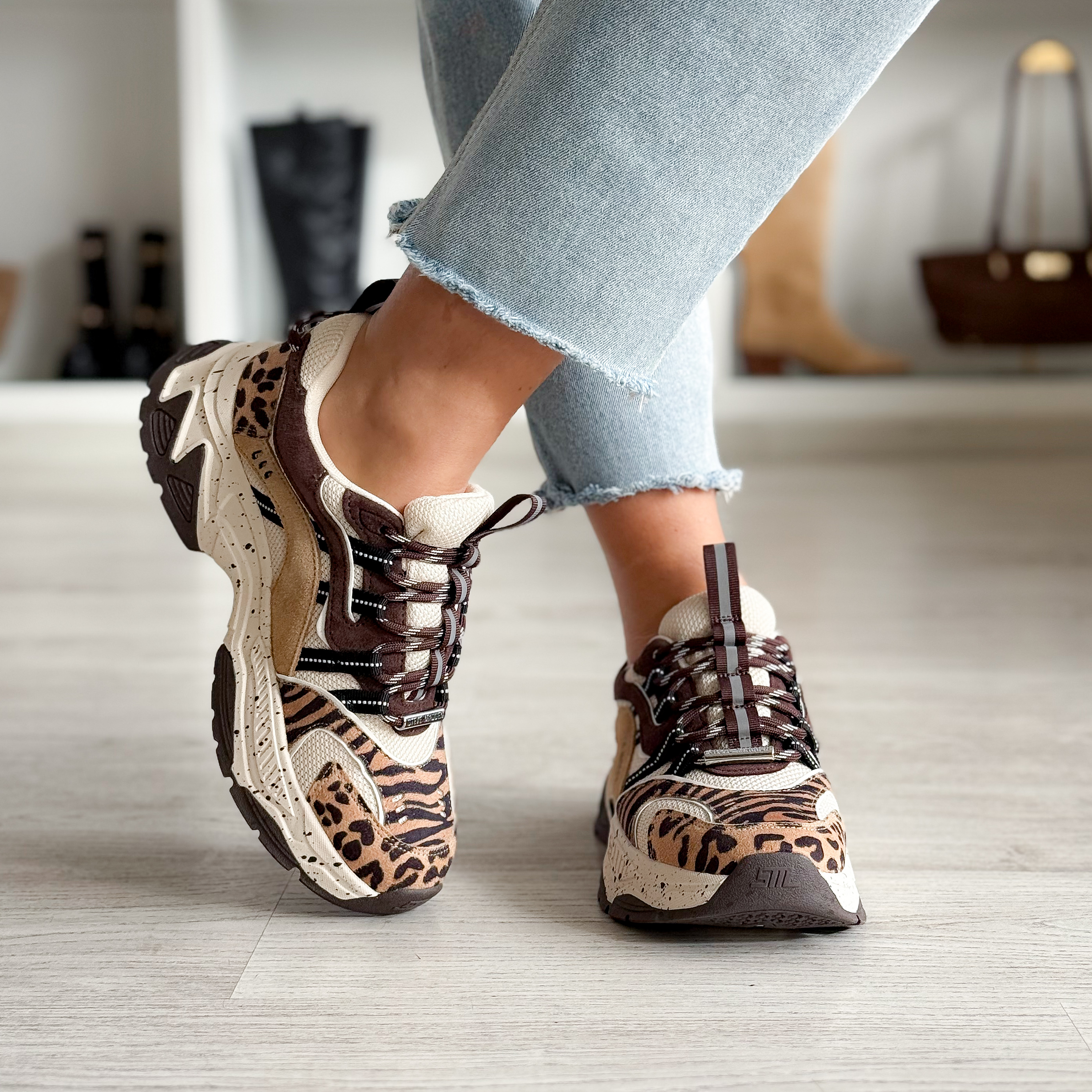 Animates-le Brown Leopard Sneaker 6