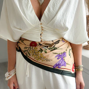 Lenço acetinado Melissa