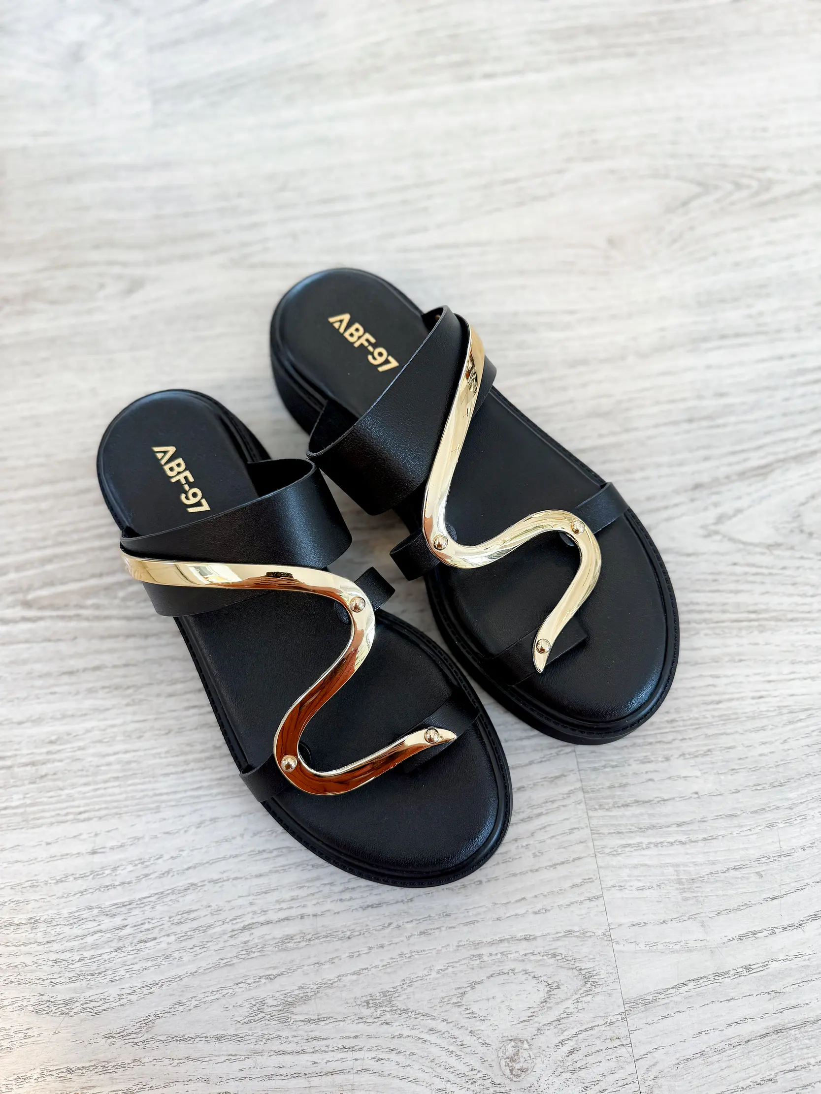 Carson Sandal 1