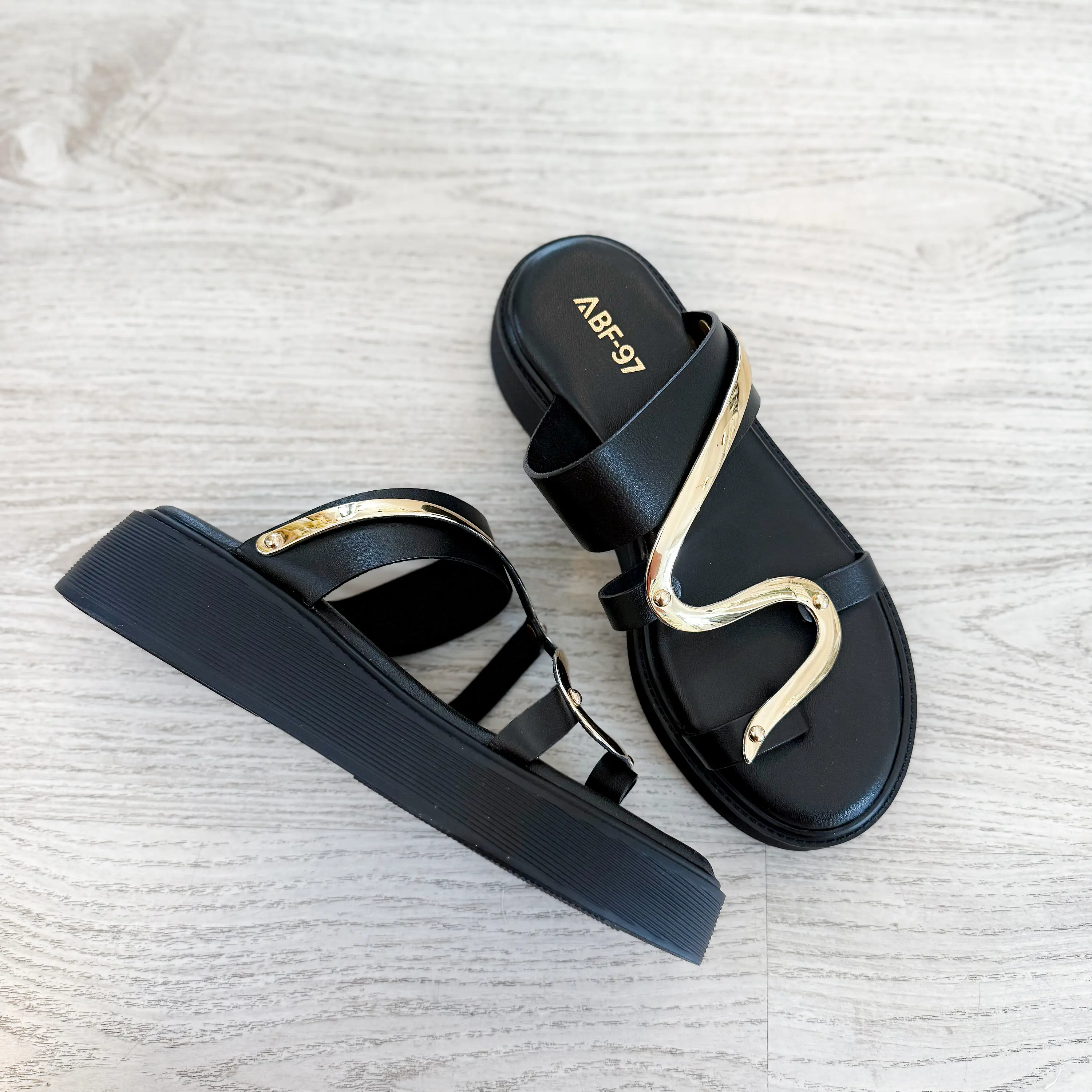 Carson Sandal 4