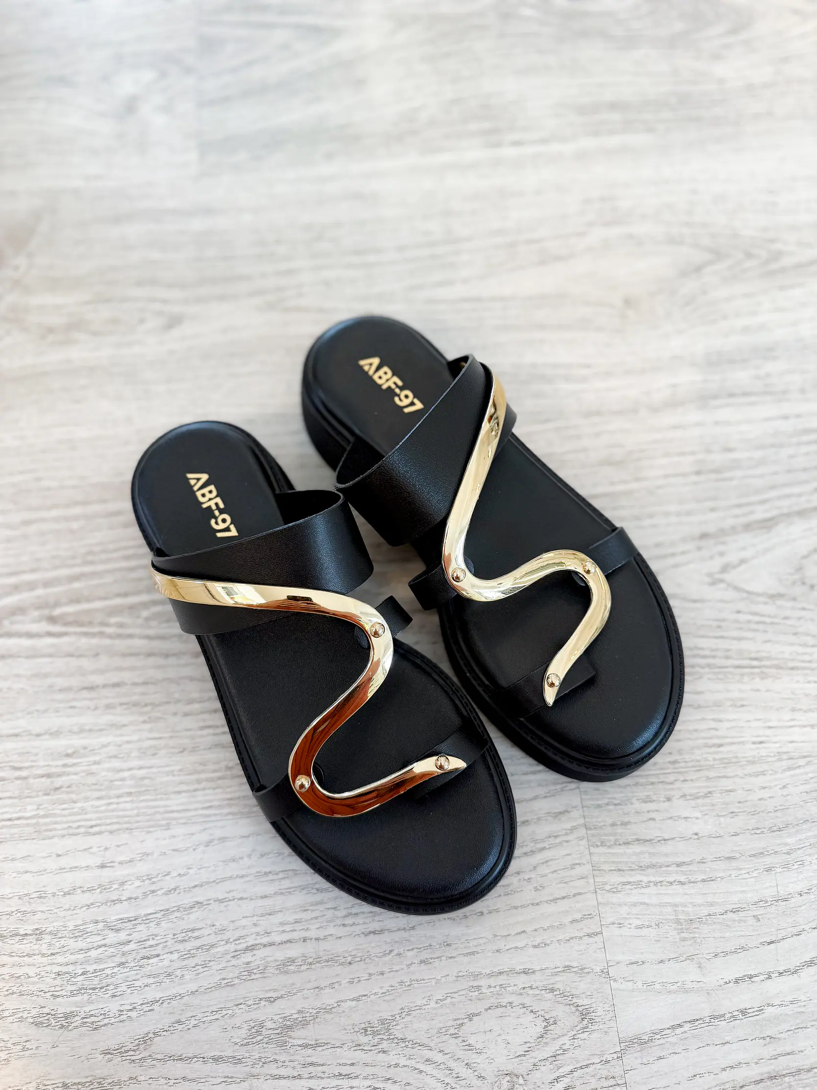 Carson Sandal 5
