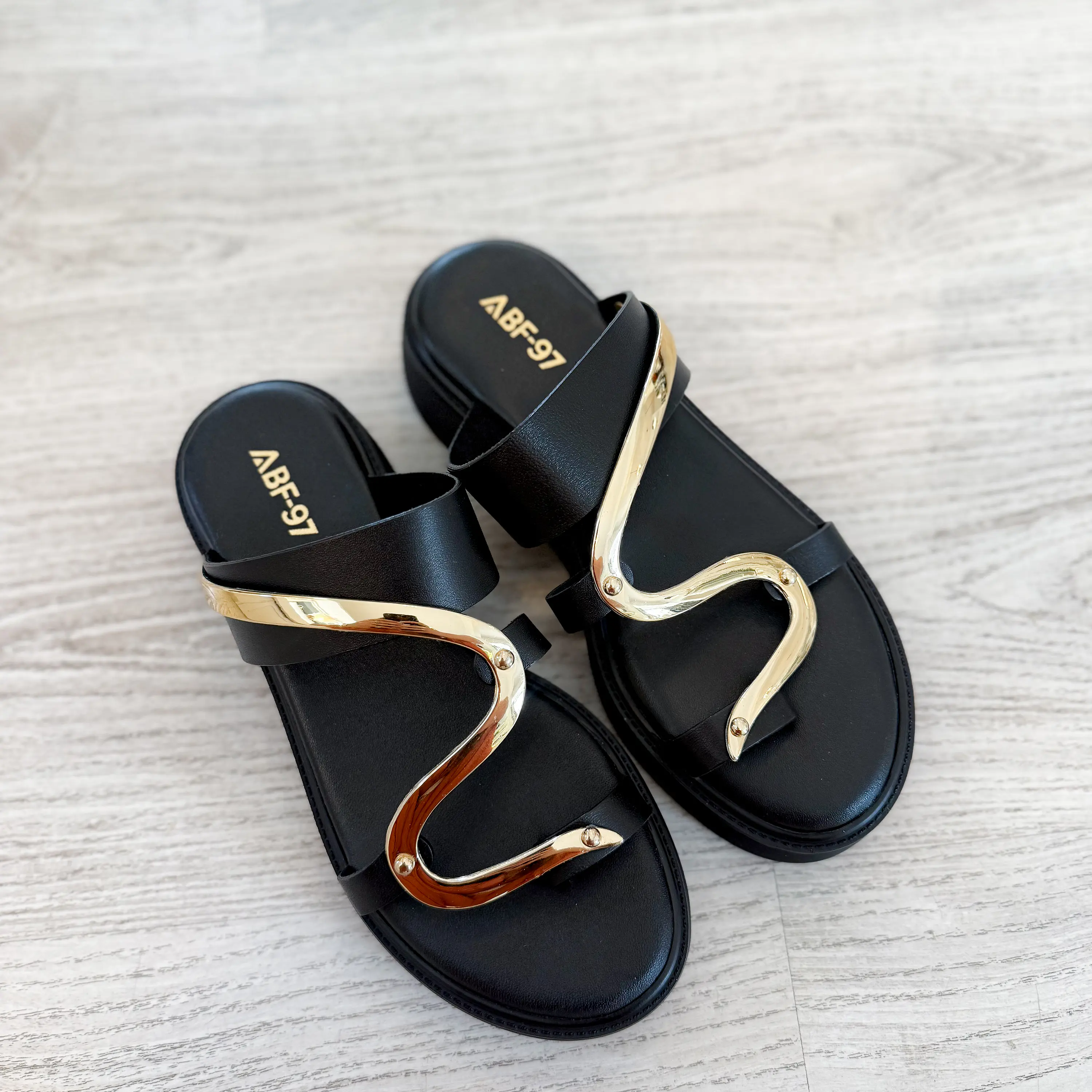 Carson Sandal 5
