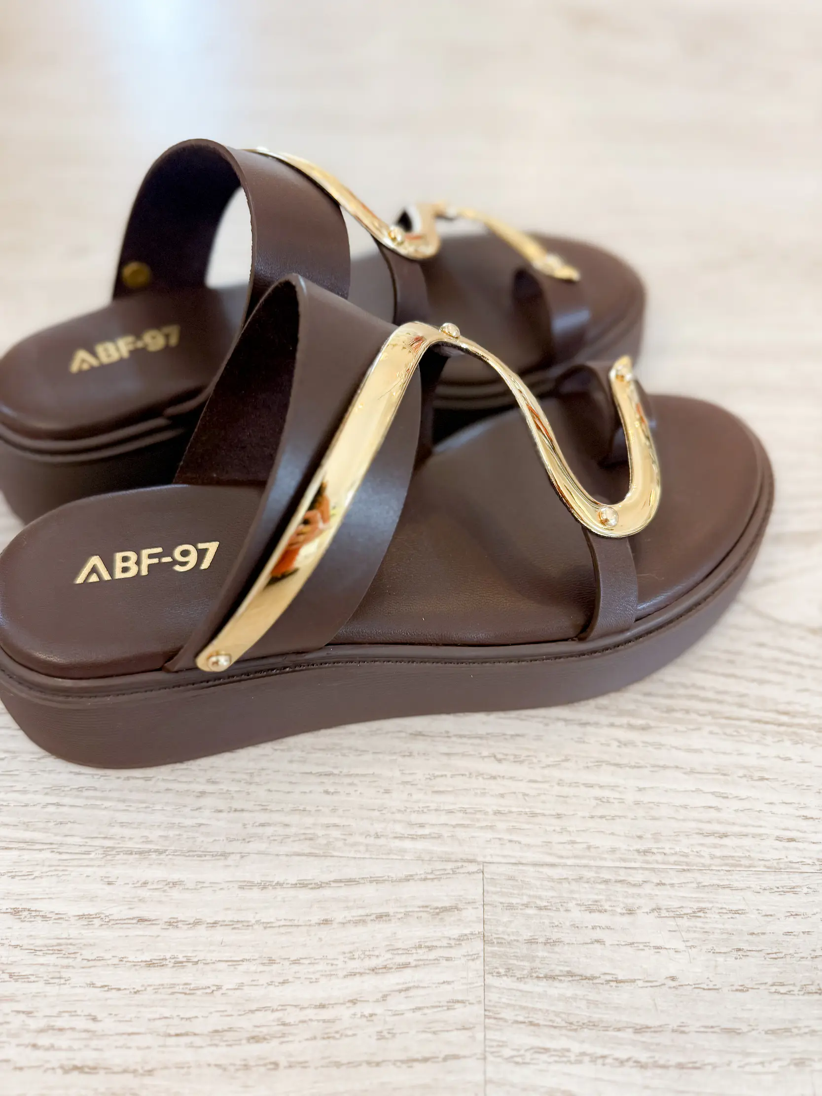 Carson Sandal 3