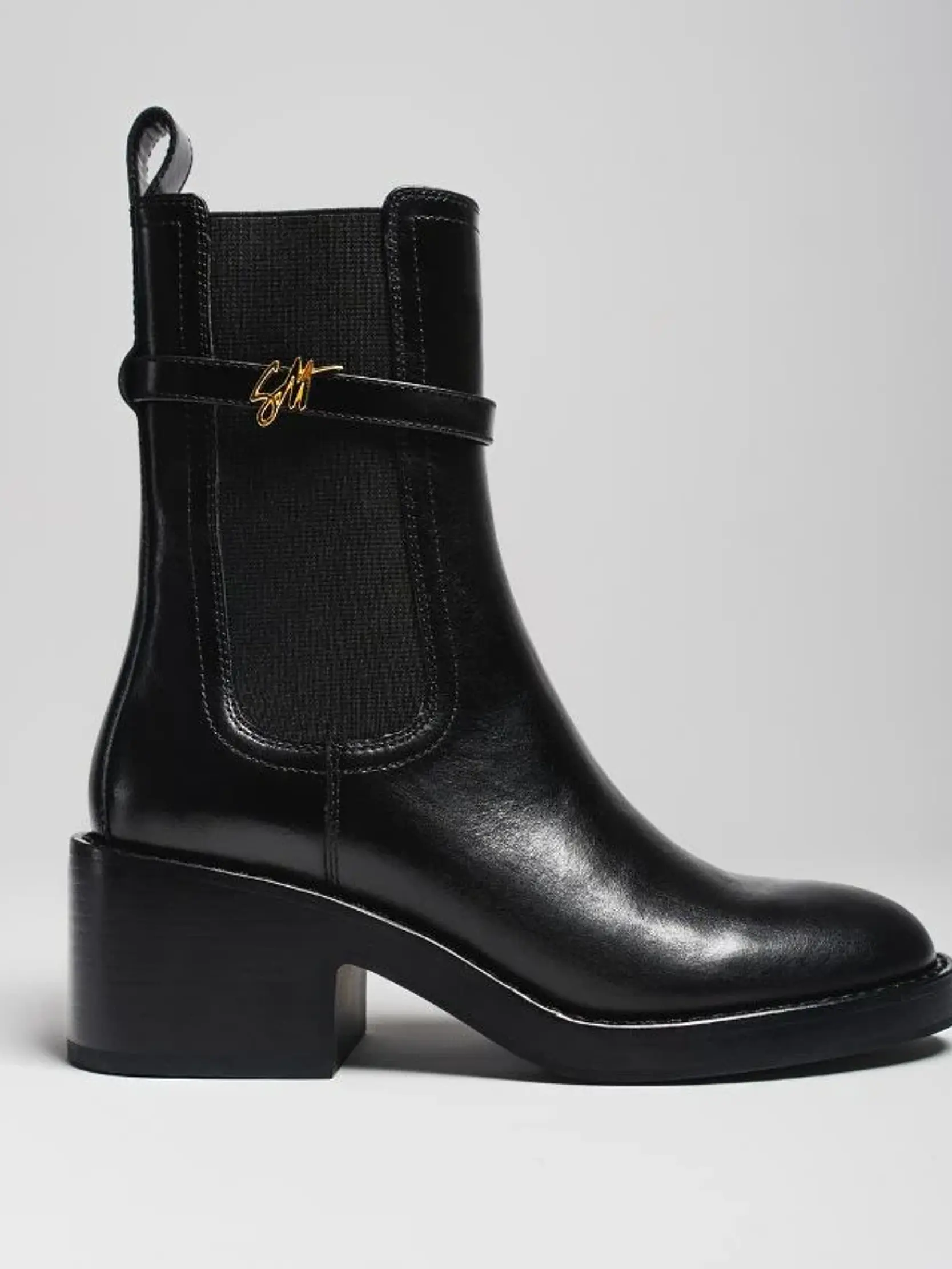 Botim Charity Balck Leather 2