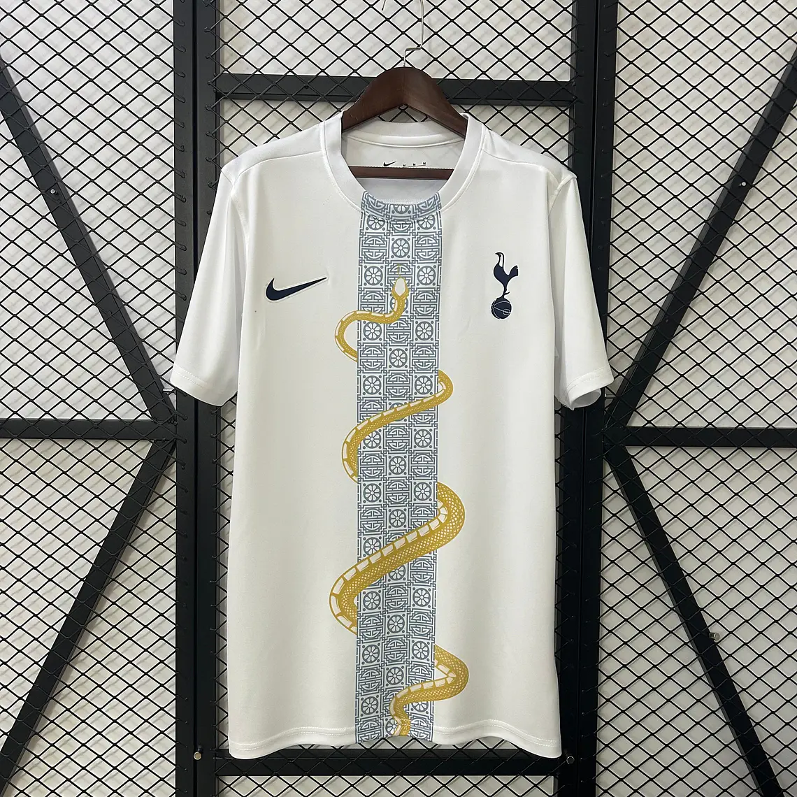 CAMISA TOTTENHAM YEAR OF THE SNAKE 25/26 NIKE 1