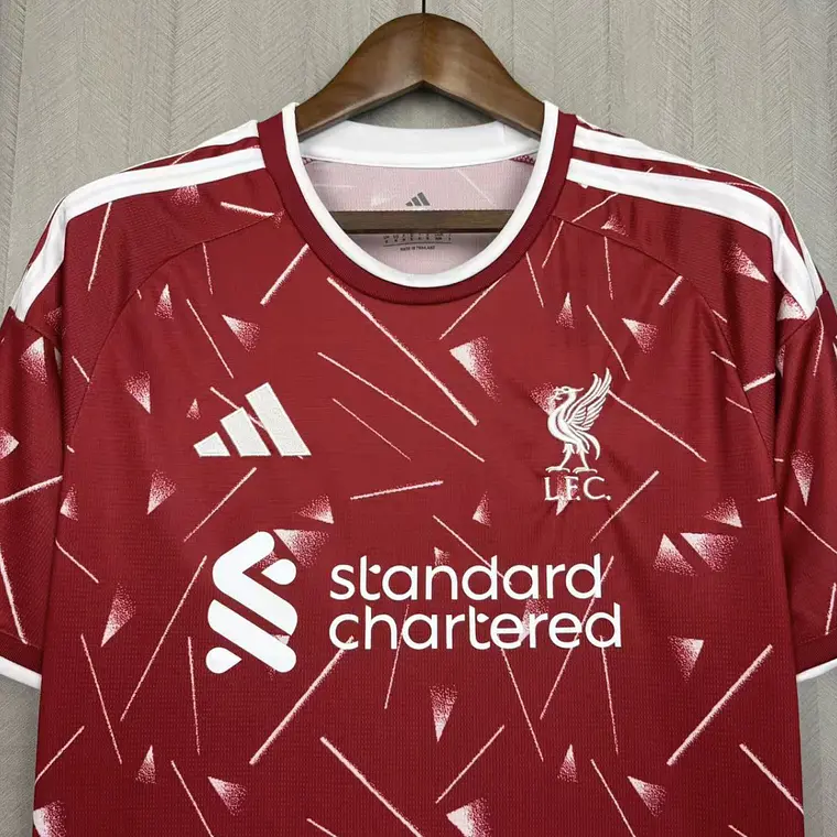 Liverpool jersey Home - 26/27 4