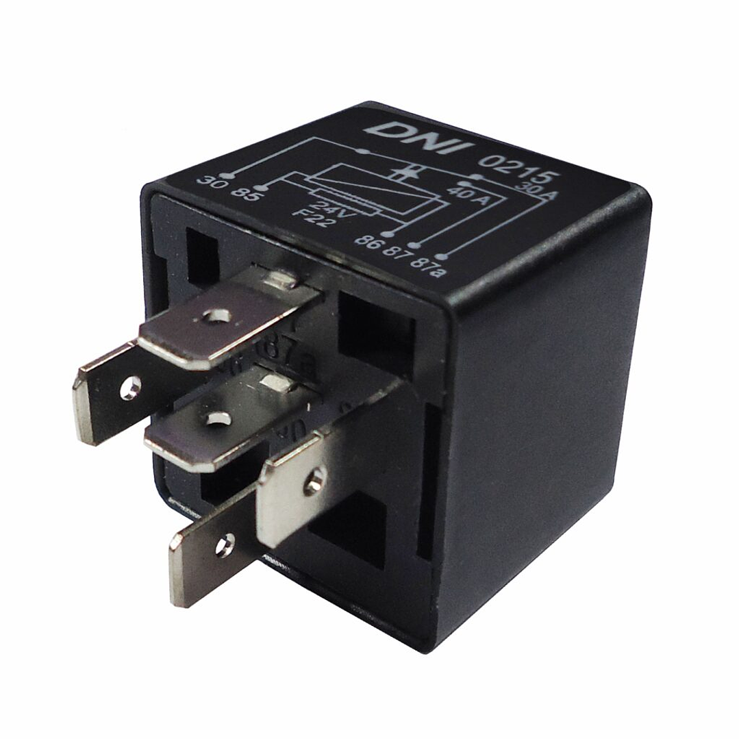Relé 24v 40-30 amp, 5 terminales  0215 1