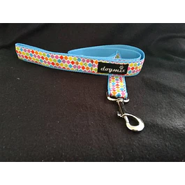 Trela Bolinhas Multicolor fundo azul