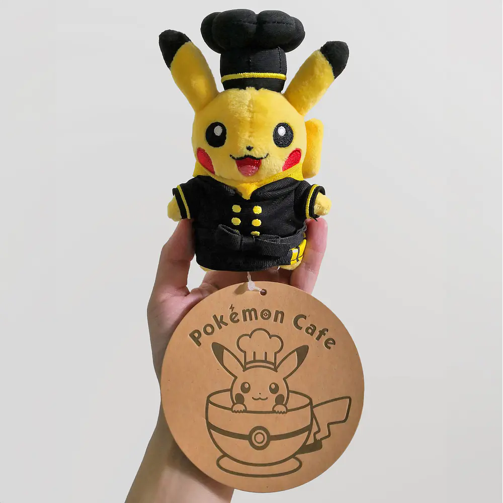 Peluche Mascota · Pikachu Pastelero - Vista del producto