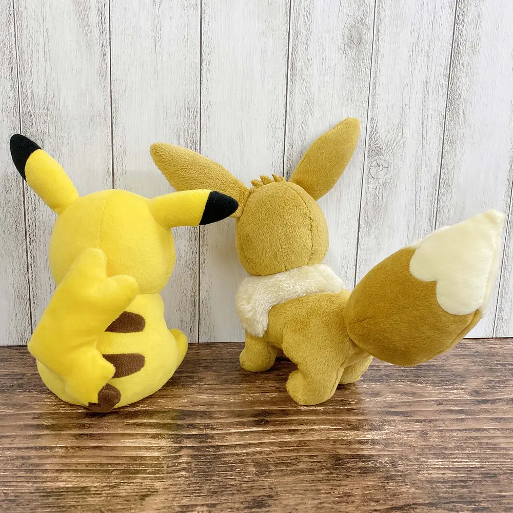 #025 Pikachu ♀ - Vista del producto