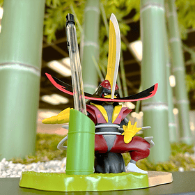 Figura Porta Lápiz · Kingambit