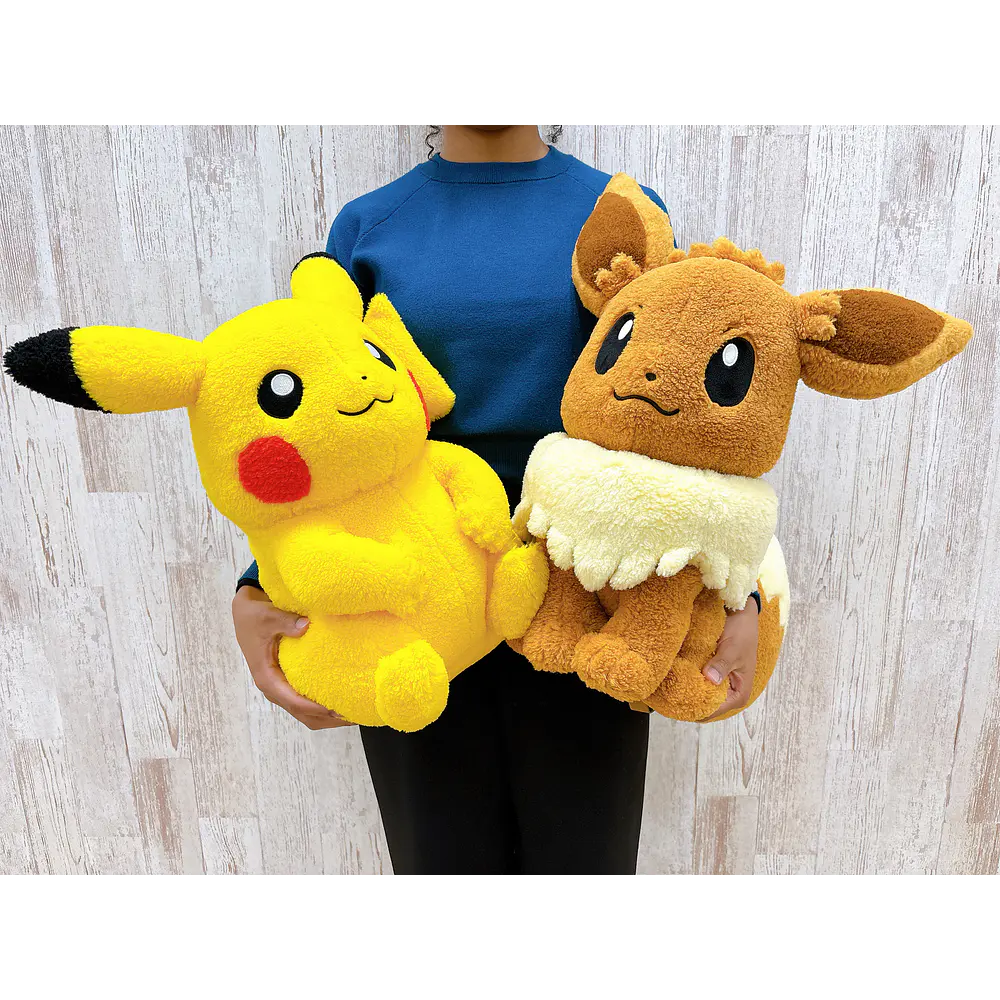 Peluche Gigante · Pikachu - Vista del producto