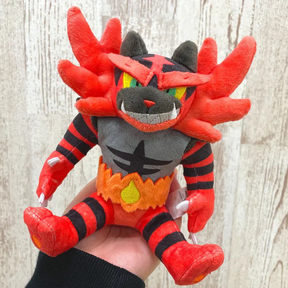 #727 Incineroar - Vista del producto