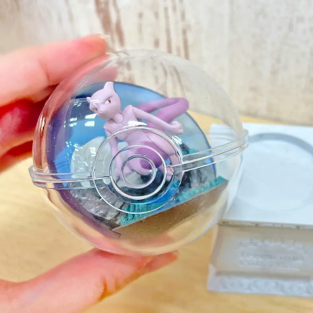 Terrarium 15 · Figura Mewtwo - Vista del producto