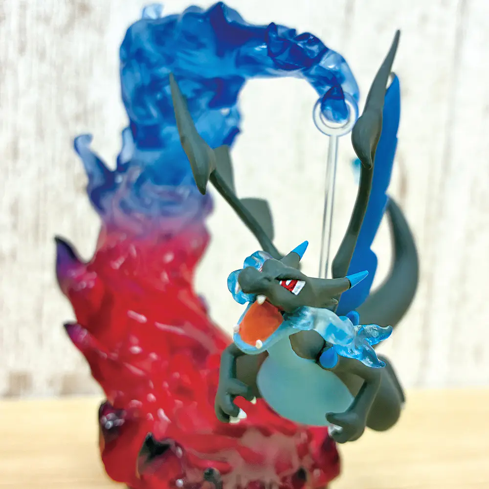Swing Vignette 4 · Figura Mega Charizard X - Vista del producto