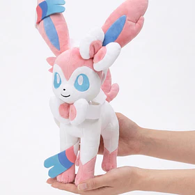 #700 Sylveon · Mediano