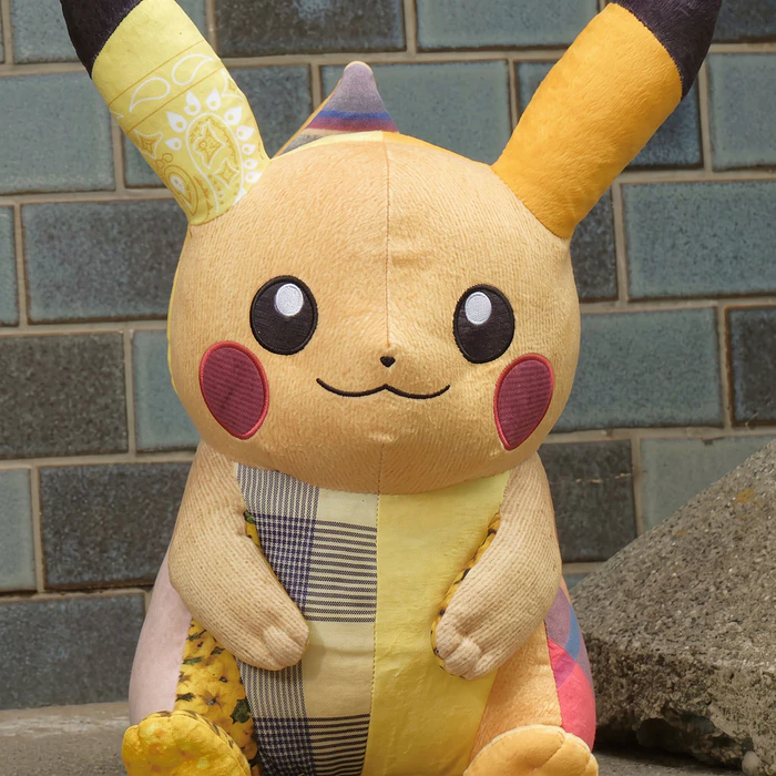 Peluche Pikachu · Vintage Style