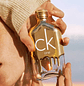 Calvin Klein CK One Gold Unissexo Eau de Toilette - Thumbnail 3