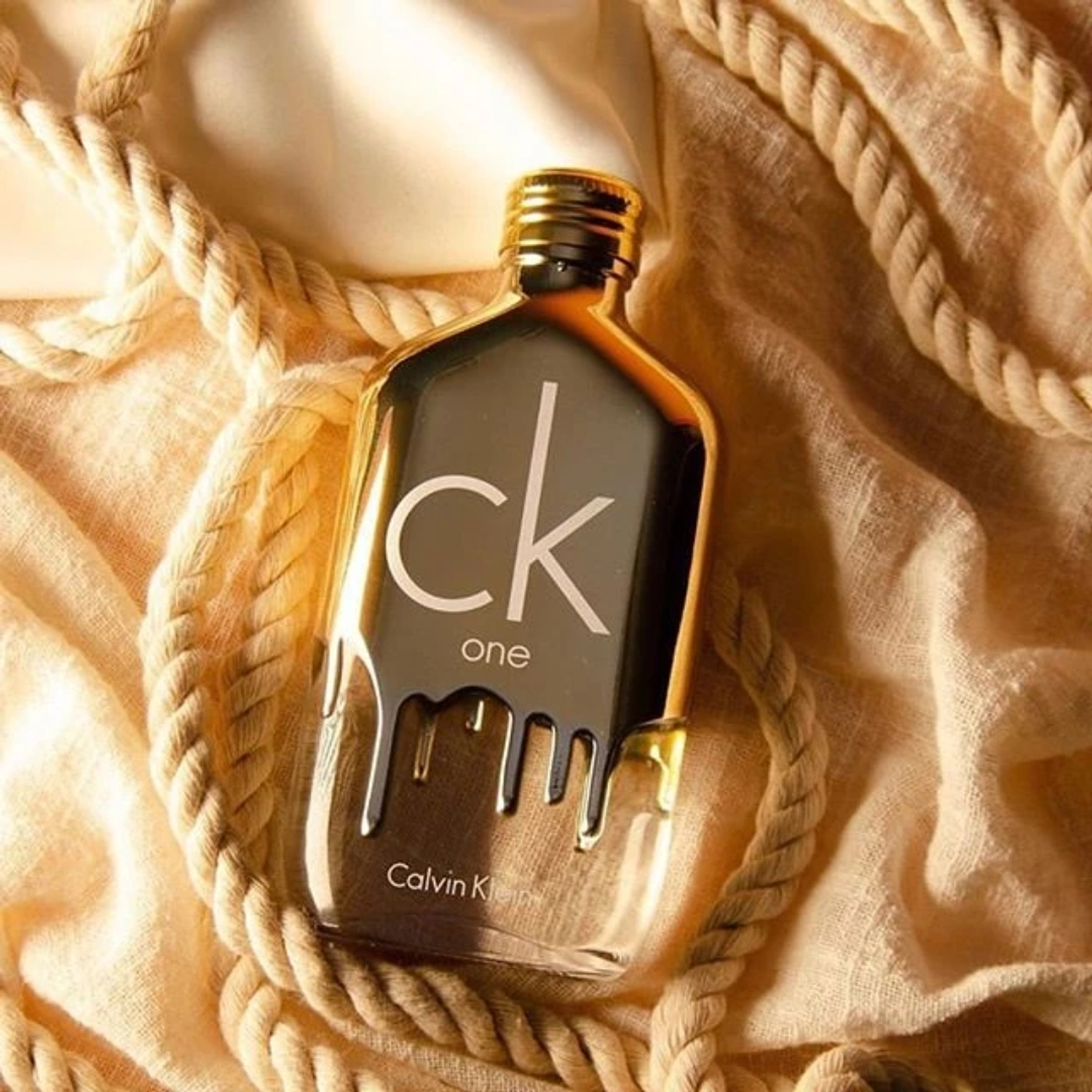 Calvin Klein CK One Gold Unissexo Eau de Toilette 4