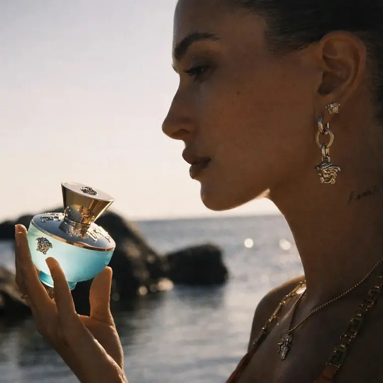 Versace Dylan Turquoise Woman Eau de Toilette 4