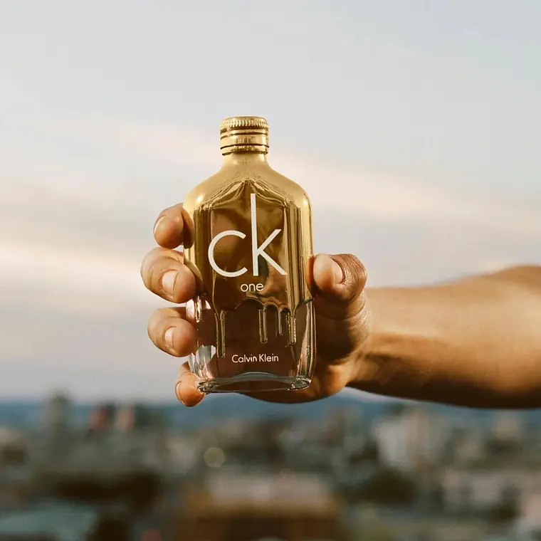 Calvin Klein CK One Gold Unissexo Eau de Toilette 4