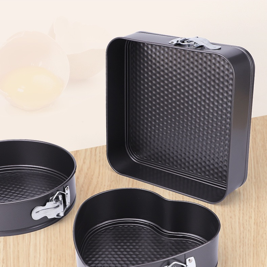 TRI PACK DE MOLDES PARA QUEQUE EN CORAZÓN  2